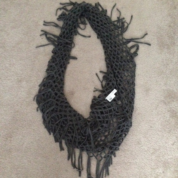 *NEW* Infinity scarf - Picture 2 of 2