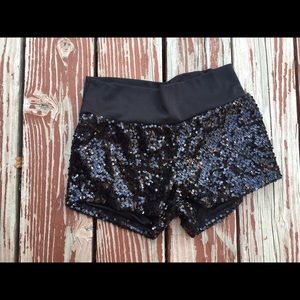 ⚫️Black sequin shorts⚫️