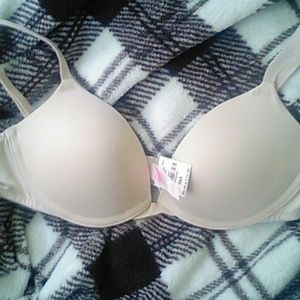 Victoria's Secret Wear Everywhere T-shirt bra!!!
