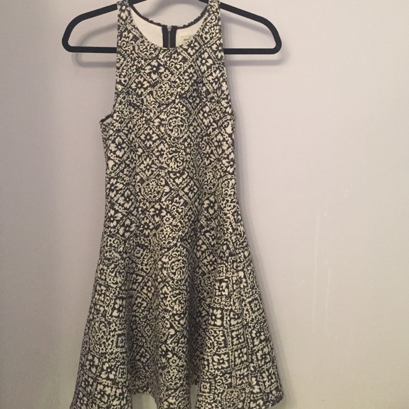 Abercrombie & Fitch Dresses & Skirts - Black and white floral dress