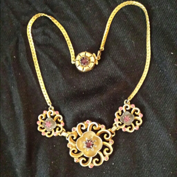 Vintage Jewelry - 1940s Gold and Rhinestone Necklace