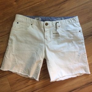 NWT White Denim GAP 1969 Boyfriend Shorts Size 8