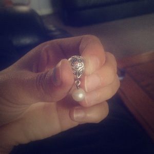 DISCONTINUED pearl dangle pandora