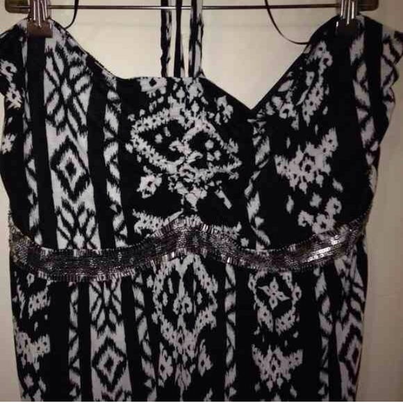 Black/White Ikat Tribal Print Halter Dress - Picture 3 of 4