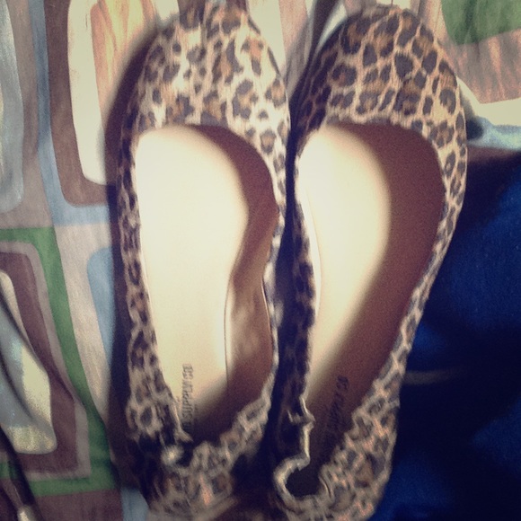 Cheetah print flats.. No Trades MUST GOO!!!!!!!!