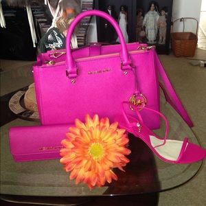 For @amjosh93 Michael Kors Medium Fushia Satchel