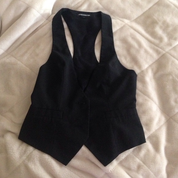 Express black vest