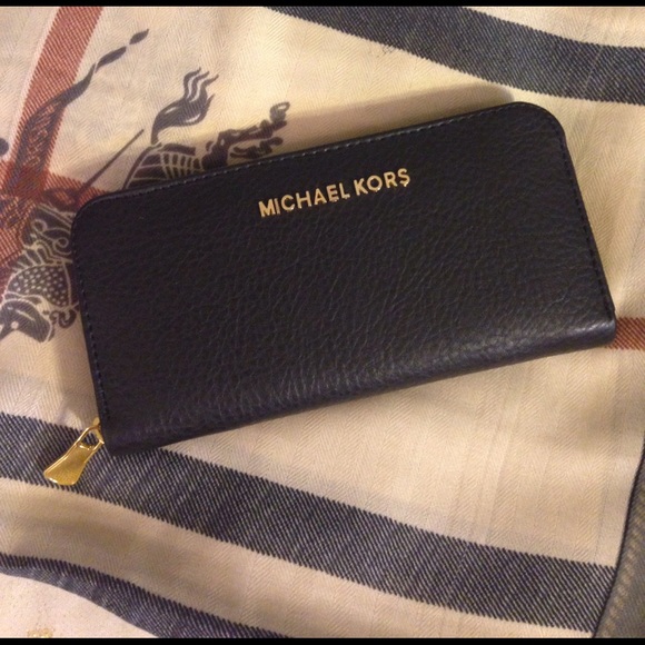 MK wallet in black