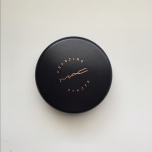 MAC Bronzing Powder