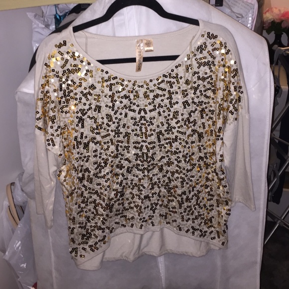 gold shirt!