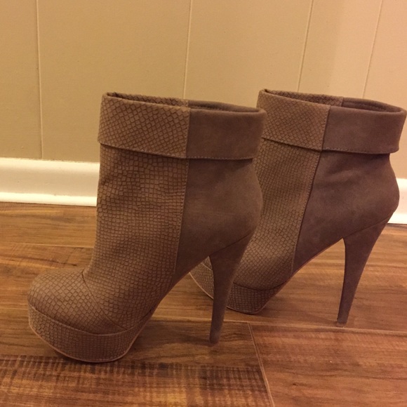 SOLD - Picture 1 of 1