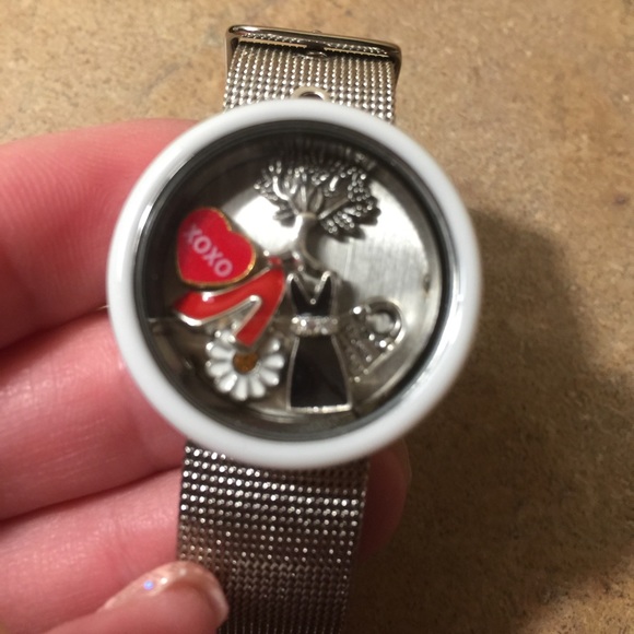 Silver wide band floating bracelet