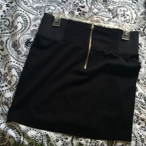 Black bodycon skirt