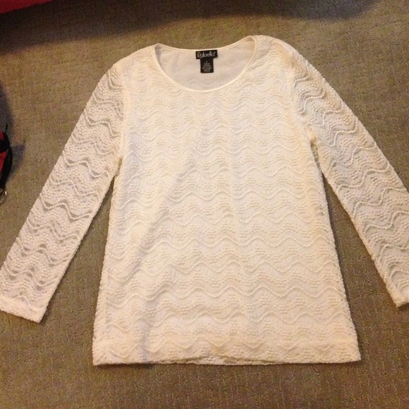 White 3/4 length sleeve tee shirt