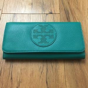 Tory Burch Kipp Envelope Continental Wallet