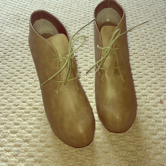 Leather lace up wedges 5.5"