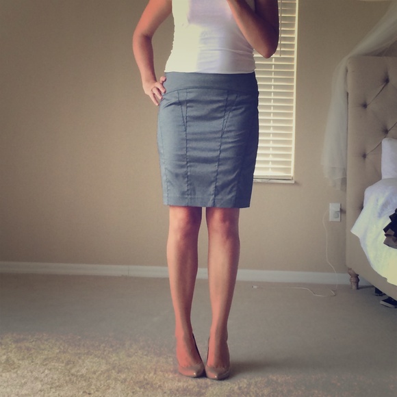 Grey pencil skirt