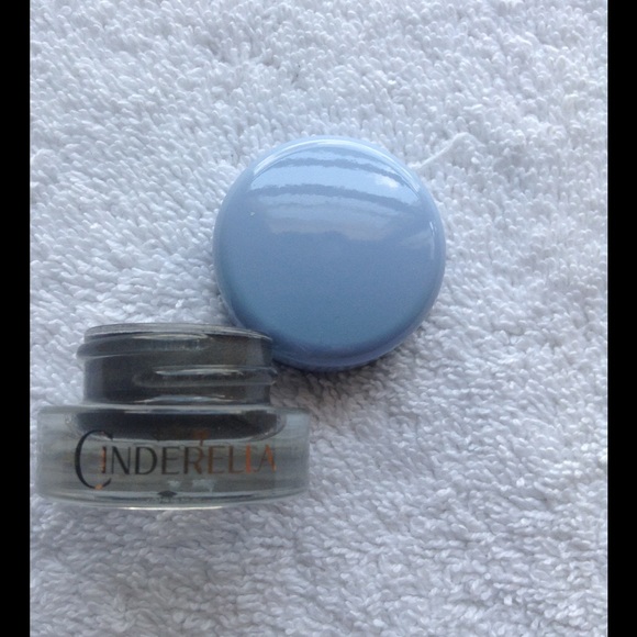 MAC Fluidline "Little Black Bow" eyeliner. LE