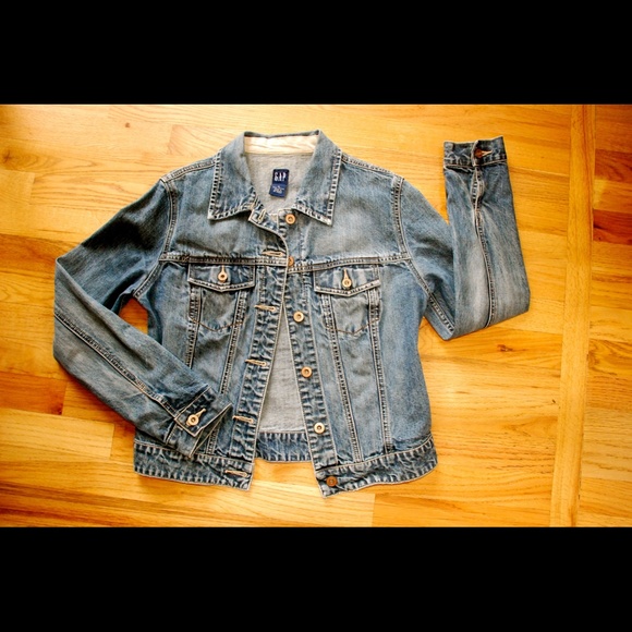 GAP denim jacket size medium