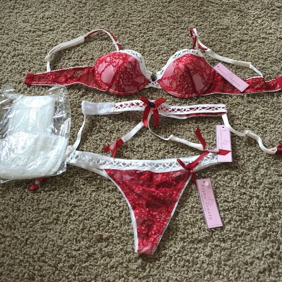 4 piece Lingerie Set-Red and White