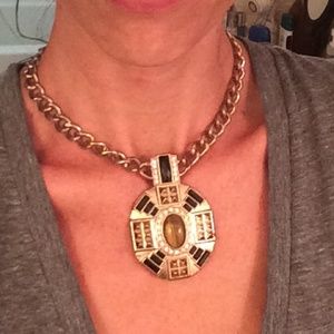 Choker statement necklace