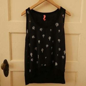 Black Airballoon pattern High Low Slit Muscle Tank