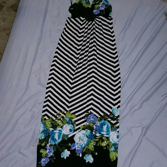 🔥💙SOLD💙🔥Maxi dress - Picture 2 of 4