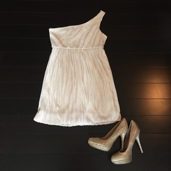 ๐HP๐ Light gold one shoulder cocktail dress - Picture 3 of 3