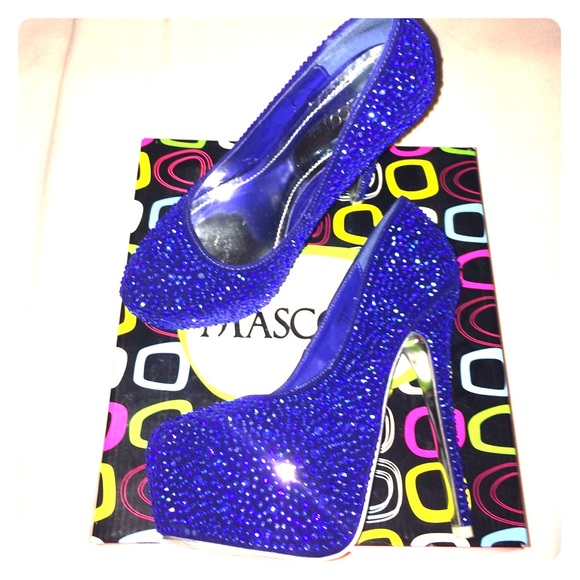 Mascotte blue jeweled pumps