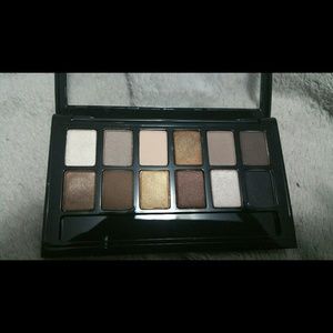 Eyeshadow pallet-the nudes