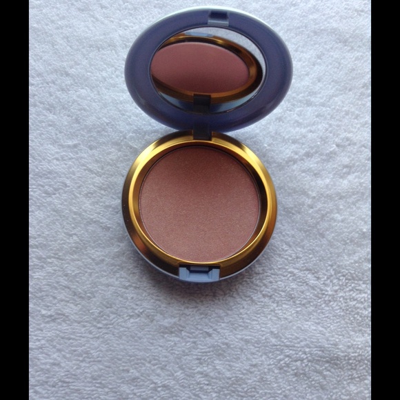 MAC Cinderella Collection Coup d' Chic Powder, LE