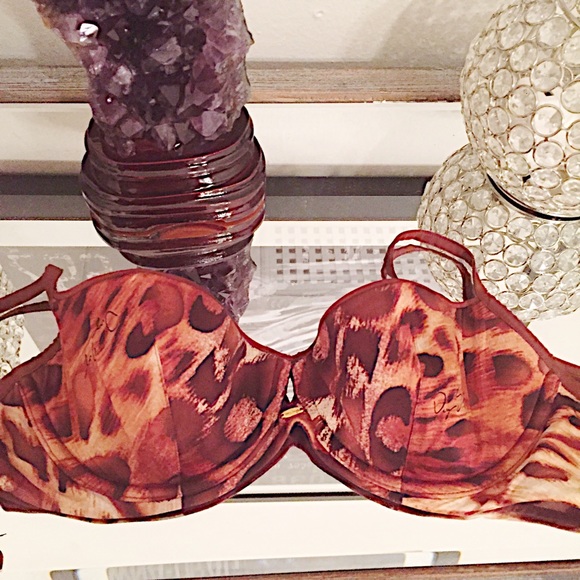 Victorias secret very sexy bra