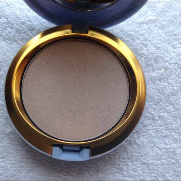 MAC Cinderella Mystery Princess Powder, LE