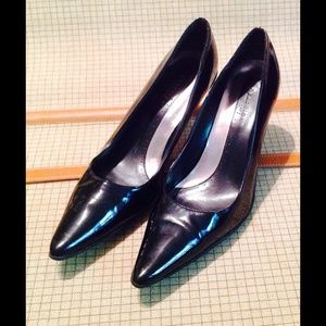 Kenneth Cole REACTION black patent leather heels!!