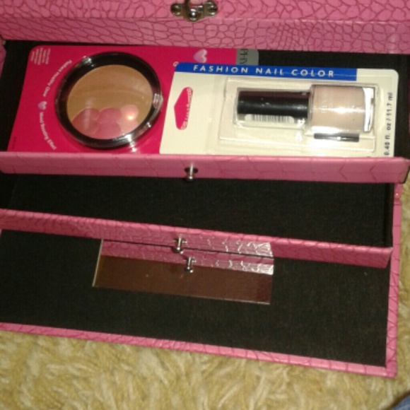 New make up case and free bronzer and nail polish