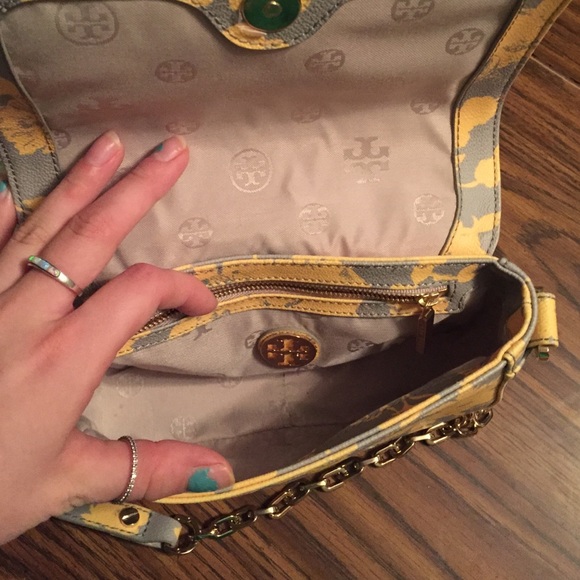 SOLD Tory Burch Robinson - Picture 3 of 4