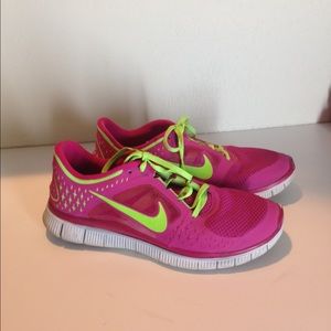 NIKE Free Run 3