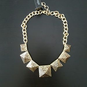 BCBG Maxazria The Roxie Collection necklace