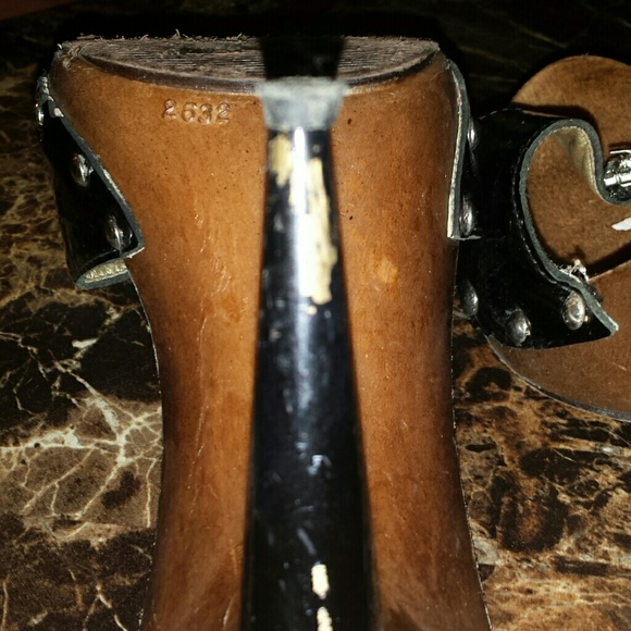 HEELS - Picture 3 of 4