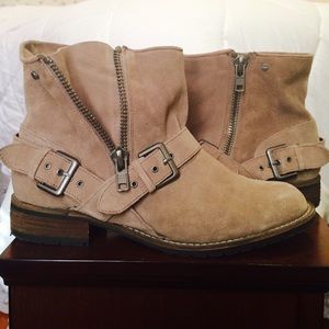 Dolce Vita Tan Suede Ankle Boot