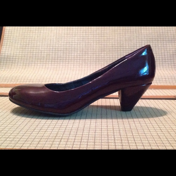 REDUCED Madden Girl kitten heel pumps CLASSIC