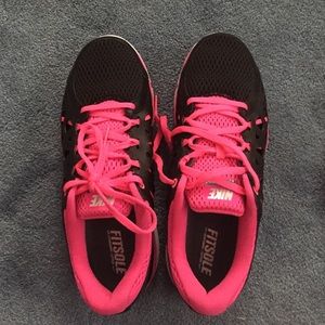 brand new nike dual fusion run 2