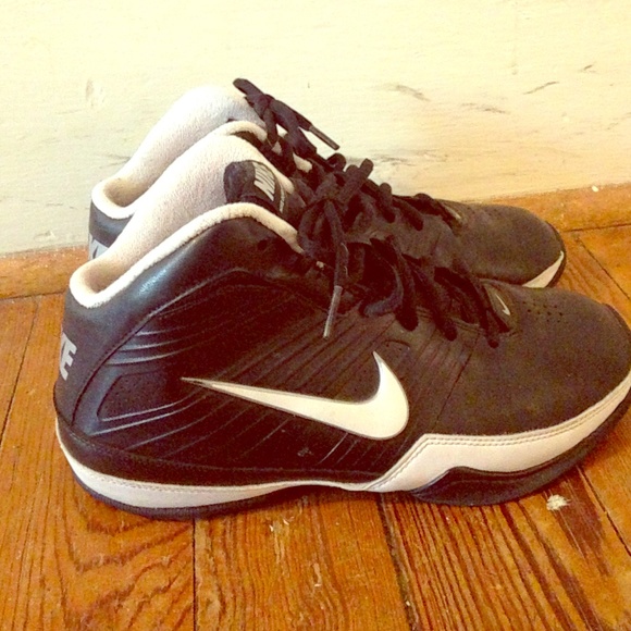 Nike Nike Quick Handle Basketball Sneakers