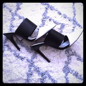 Zara black and white mule