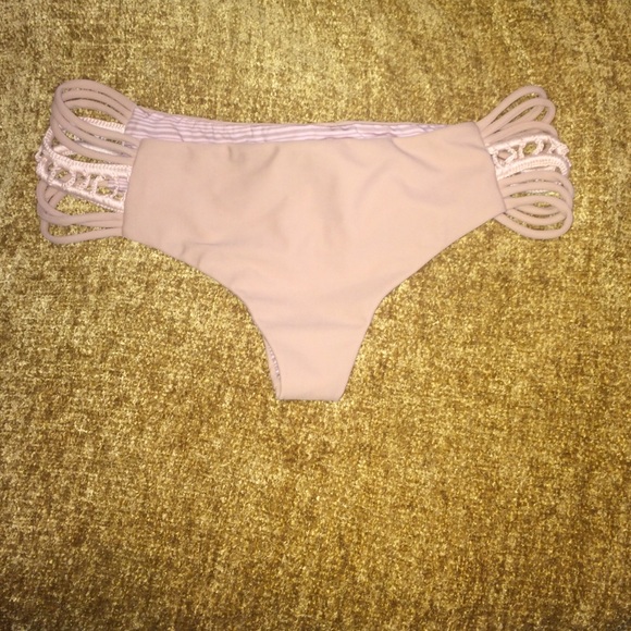Acacia Swimwear Pikake Bottoms Sz M