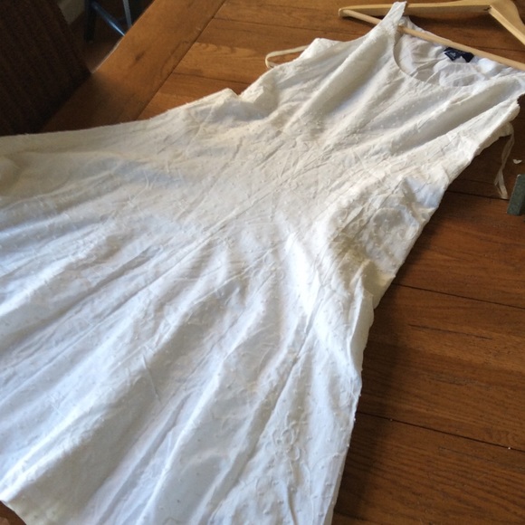Chaps Dresses & Skirts - Fully lined white summer dress