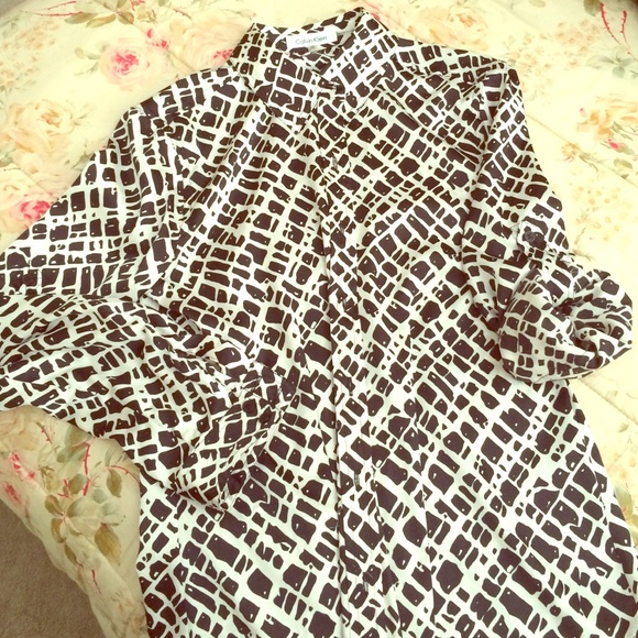 BNWOT Calvin Klein printed blouse!