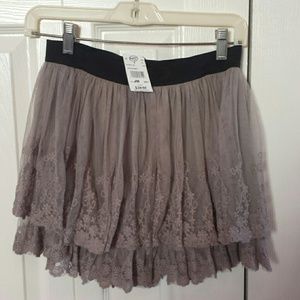 Grey lace design shorts skirt