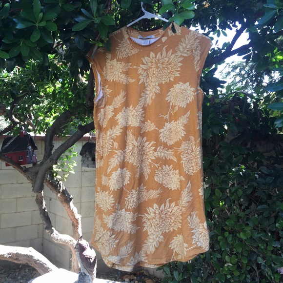 SOLD OUT Novella Royale Goldie Mini Gold Dahlia