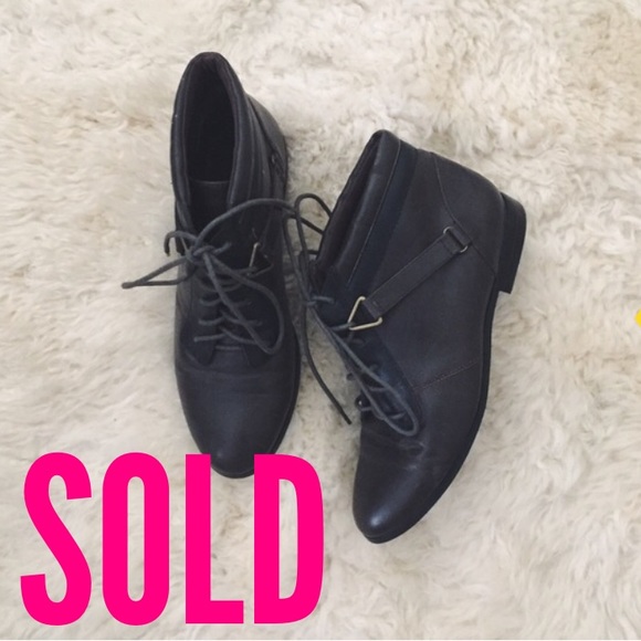🚫SOLD🚫 Violet Harmon Ecote Boots
